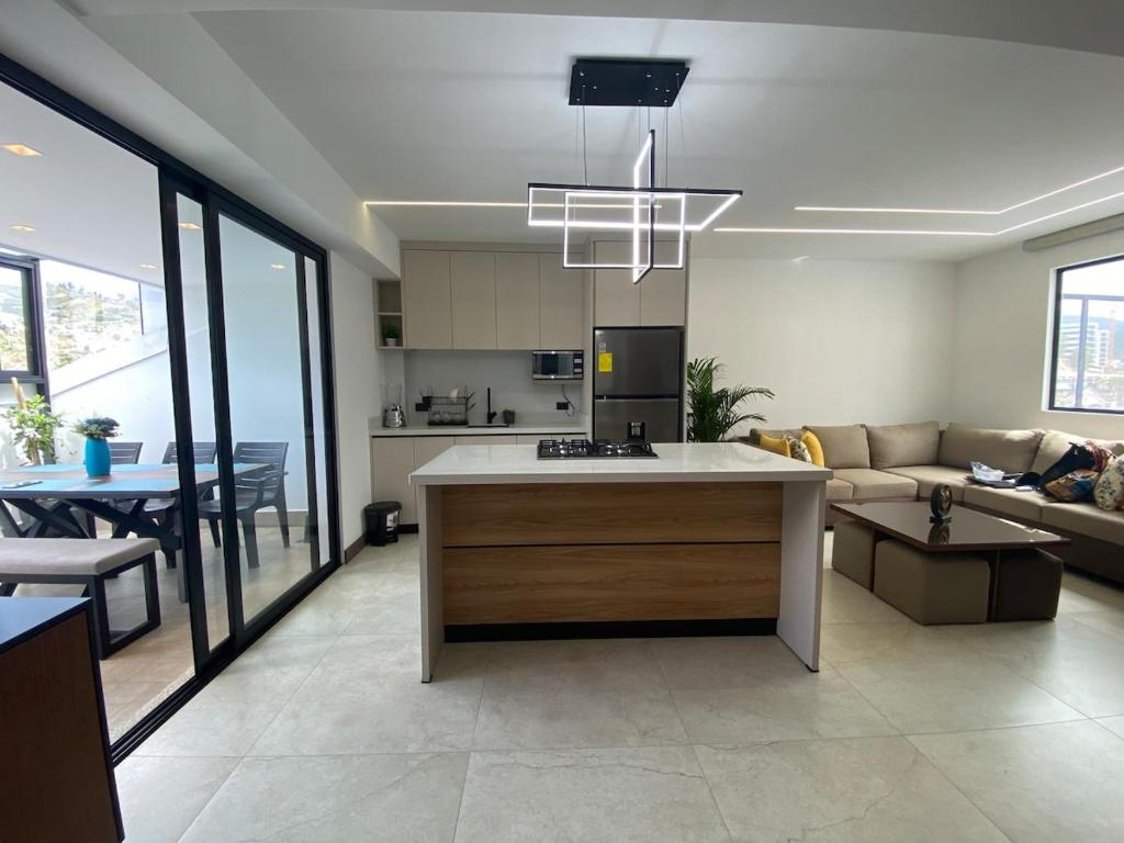 Apartamento Nuevo cerca del Shopping Plaza del Valle