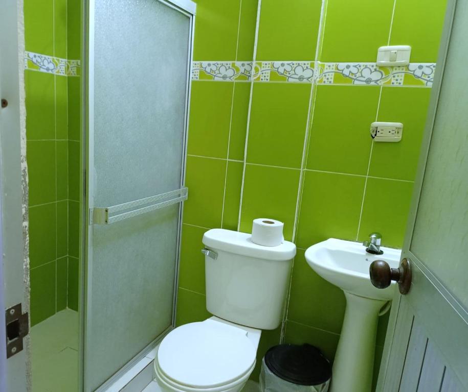 Tena - 4 Beds - Sleeps 12 - Pet Friendly - Hot Tub