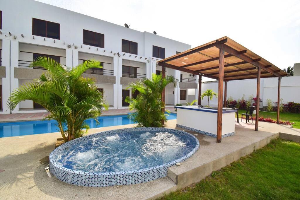 Casa Completa en Salinas - Piscina Jacuzzi Wifi Parqueo