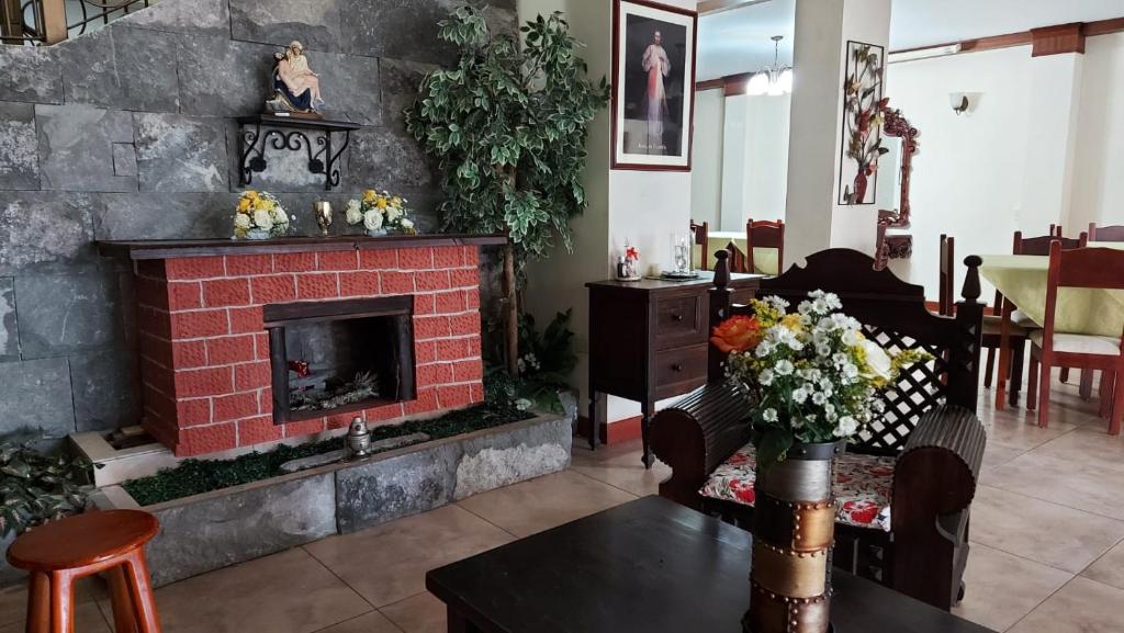 El Cardenal Hotel