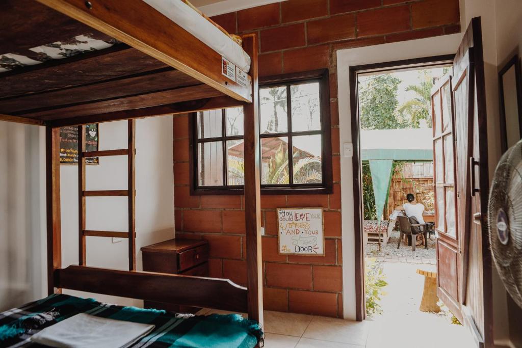 Esperanto Bed & Breakfast Surf Hostel