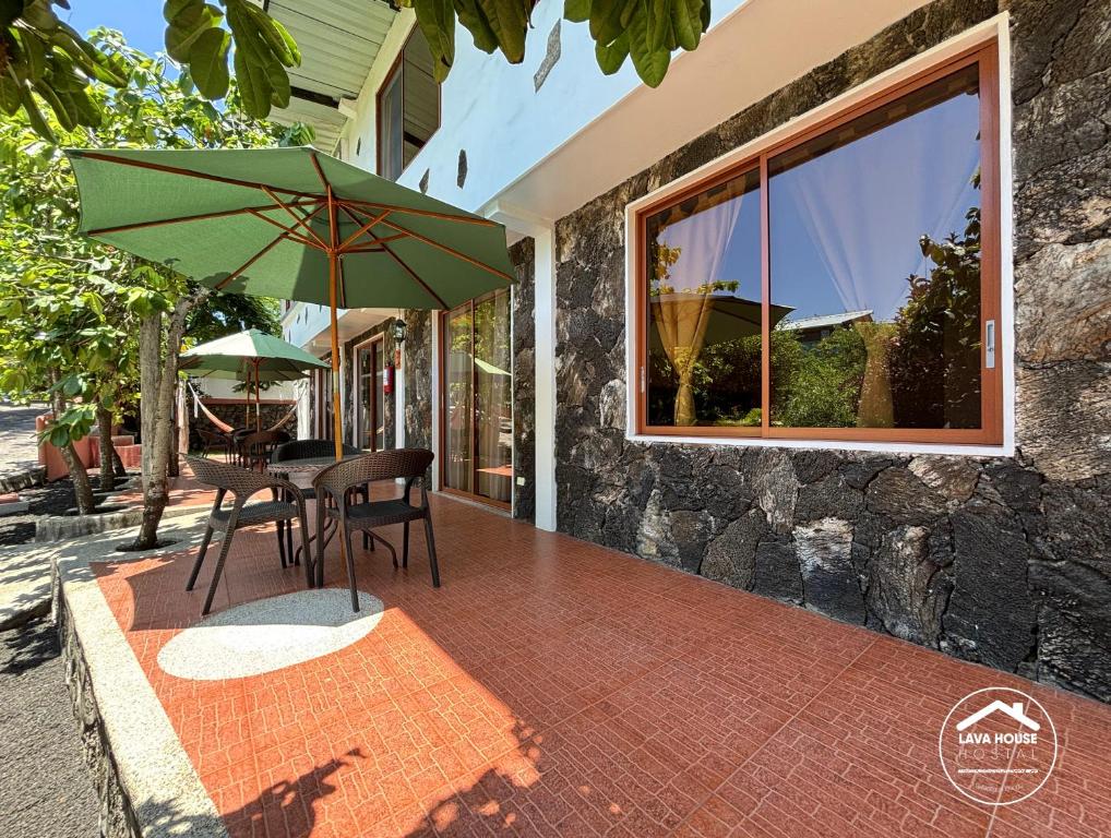 Lava House Hostal
