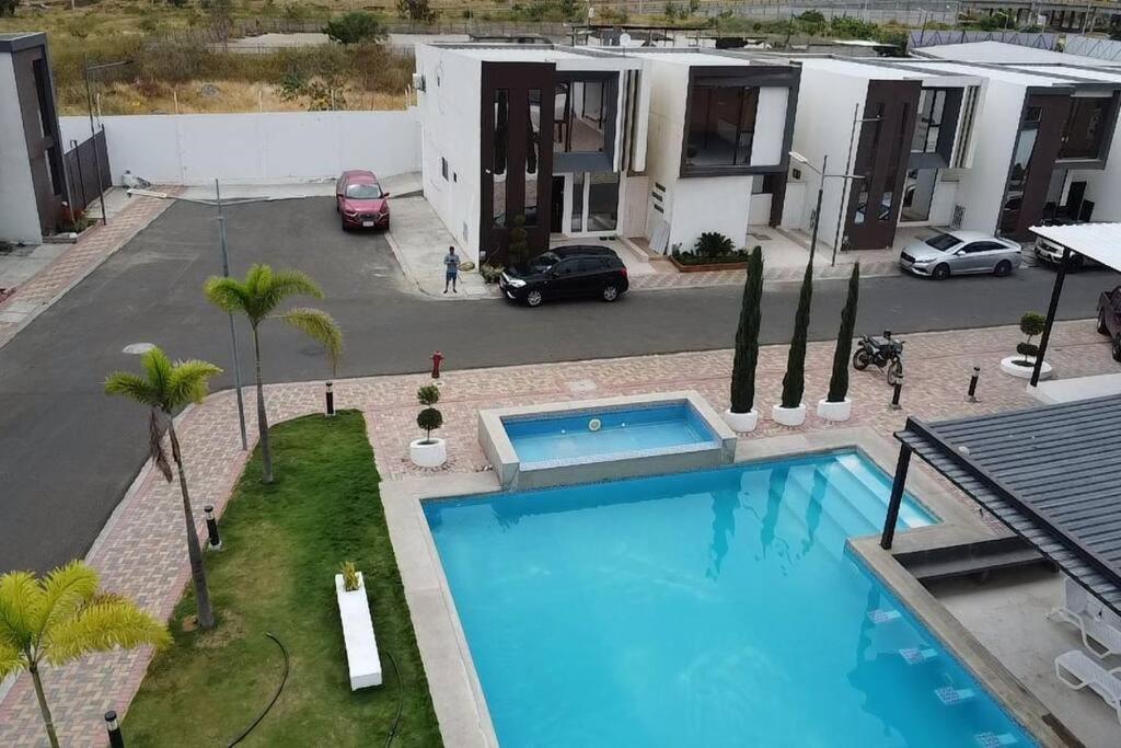 Tu casa en Manta, YHE